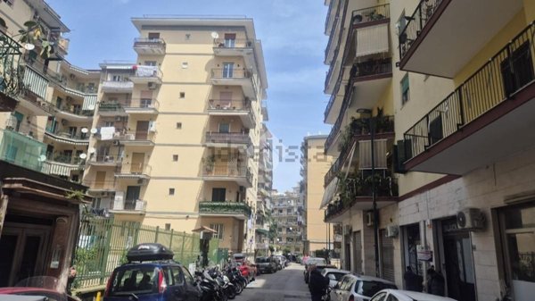 locale commerciale in vendita a Napoli in zona Vomero