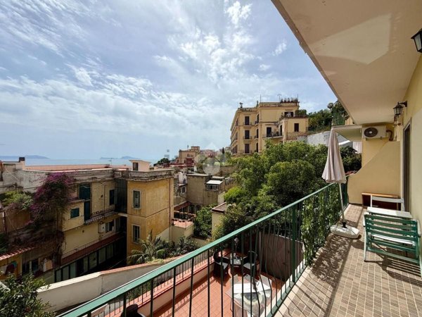 appartamento in vendita a Napoli in zona Posillipo