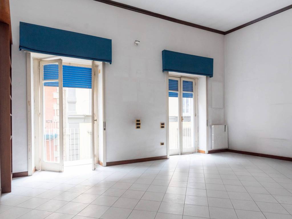 appartamento in vendita a Napoli in zona Chiaia