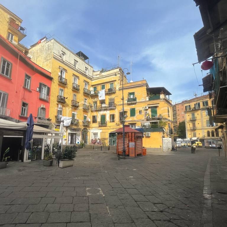 negozio in vendita a Napoli in zona Vomero