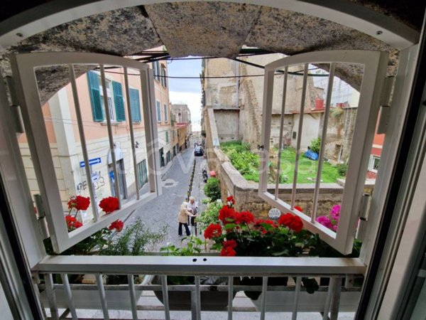 appartamento in vendita a Napoli in zona Vomero