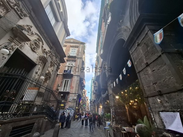 appartamento in vendita a Napoli in zona San Lorenzo
