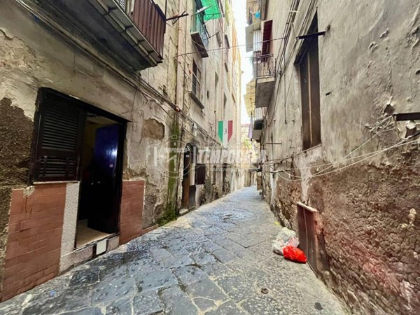 appartamento in vendita a Napoli in zona Pendino / San Giuseppe