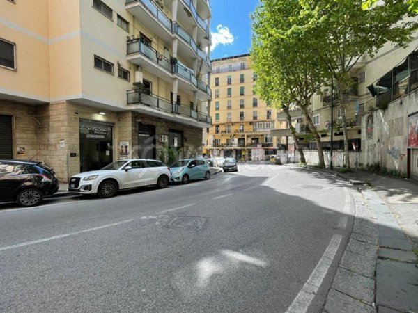 negozio in vendita a Napoli in zona Arenella