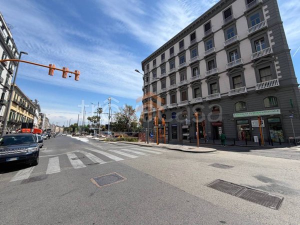 appartamento in vendita a Napoli in zona Chiaia