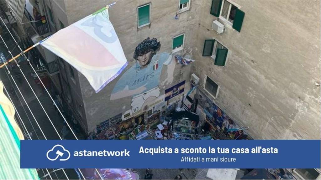 appartamento in vendita a Napoli in zona Montecalvario