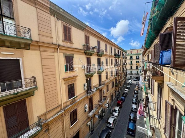 appartamento in vendita a Napoli in zona Vicaria