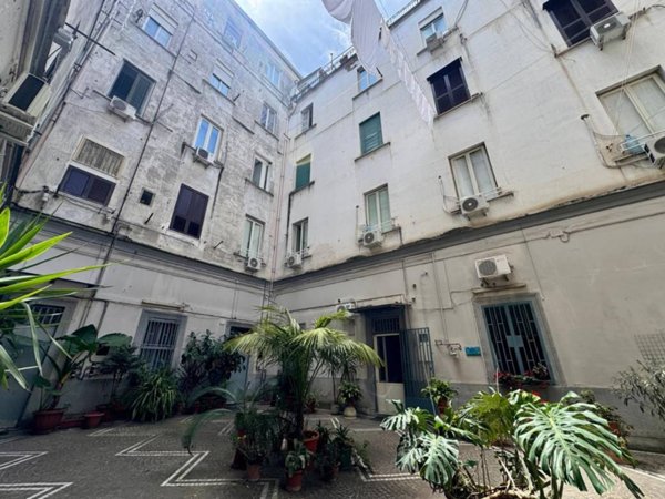 appartamento in vendita a Napoli in zona Pendino / San Giuseppe