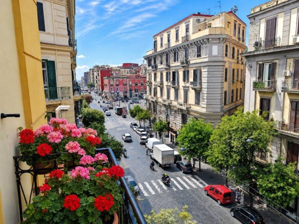 appartamento in vendita a Napoli in zona Pendino / San Giuseppe