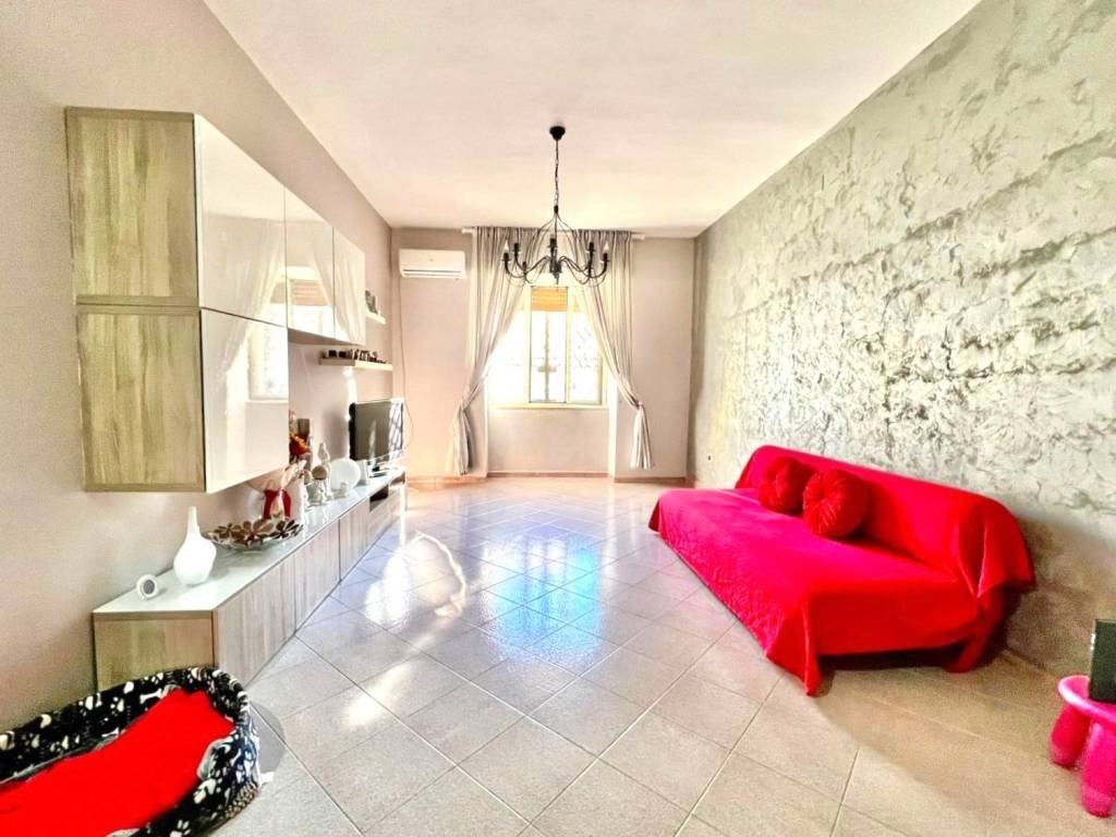 appartamento in vendita a Napoli in zona Bagnoli
