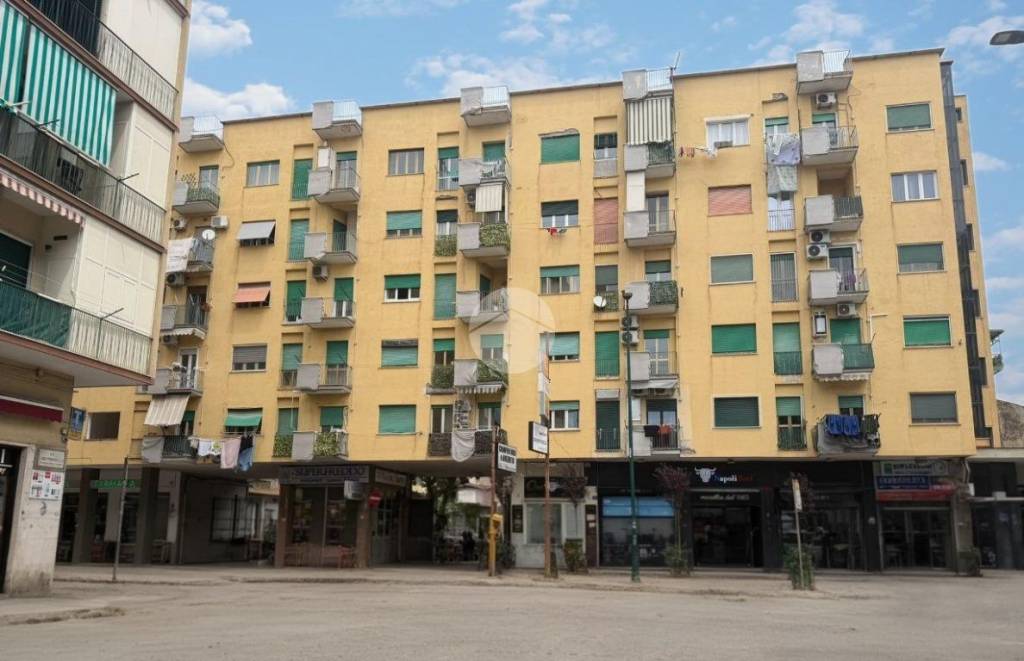 appartamento in vendita a Napoli in zona Fuorigrotta