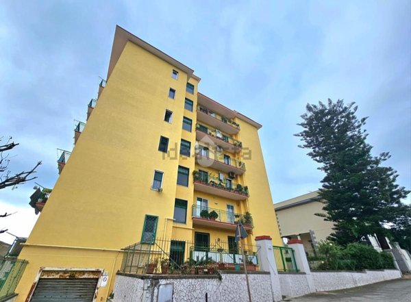 appartamento in vendita a Napoli in zona Bagnoli