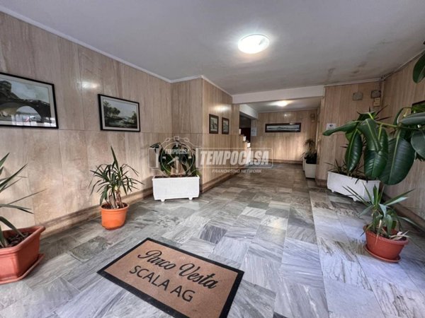 appartamento in vendita a Napoli in zona Stella