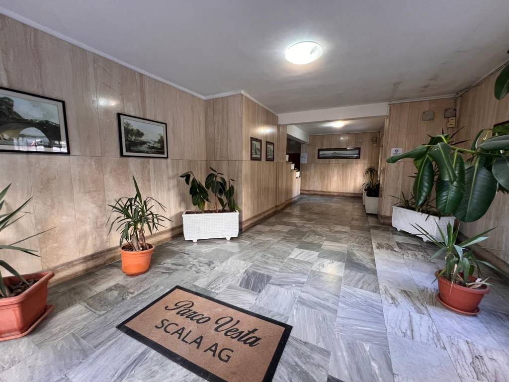 appartamento in vendita a Napoli in zona Capodimonte / Colli Aminei
