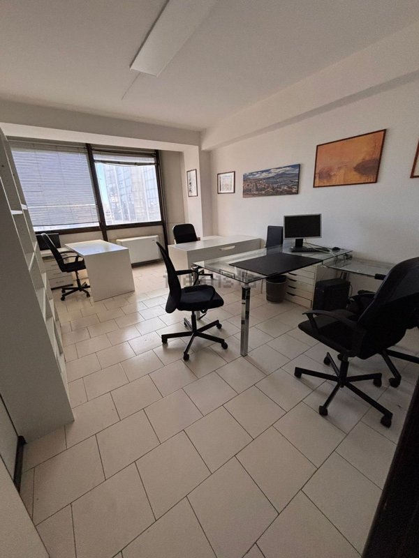 ufficio in vendita a Napoli in zona Poggioreale
