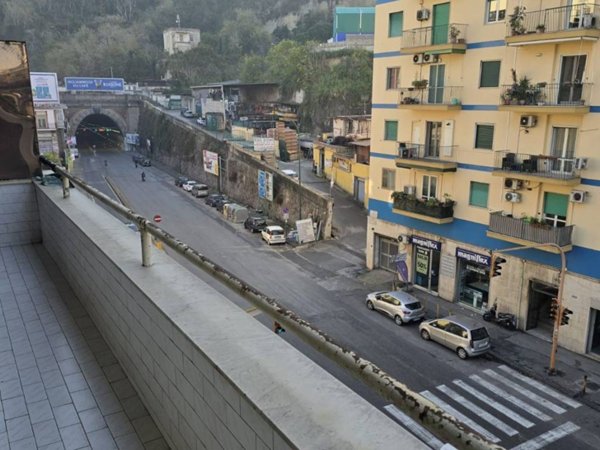 appartamento in vendita a Napoli in zona Fuorigrotta