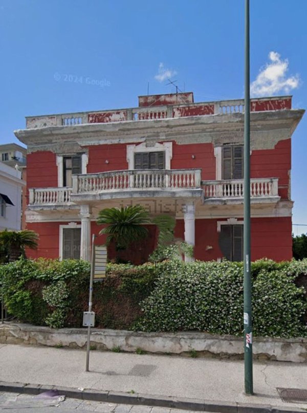 casa indipendente in vendita a Napoli in zona Posillipo