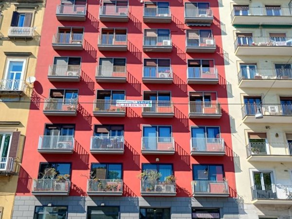 appartamento in vendita a Napoli in zona Chiaia