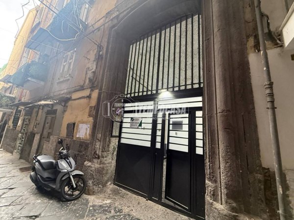 appartamento in vendita a Napoli in zona Pendino / San Giuseppe