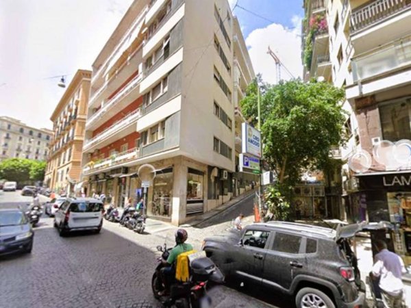 appartamento in vendita a Napoli in zona Chiaia