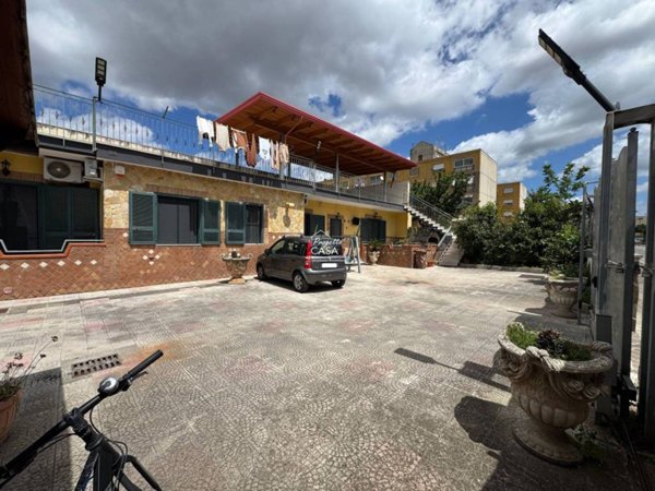 casa indipendente in vendita a Napoli in zona Ponticelli