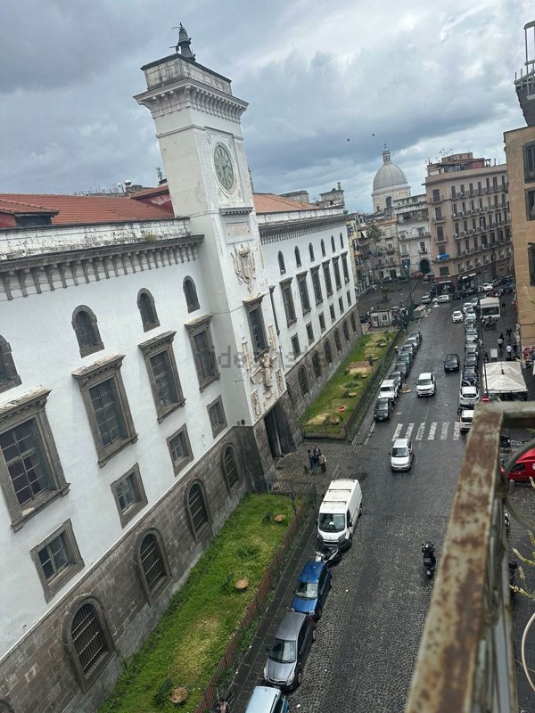 appartamento in vendita a Napoli in zona San Lorenzo