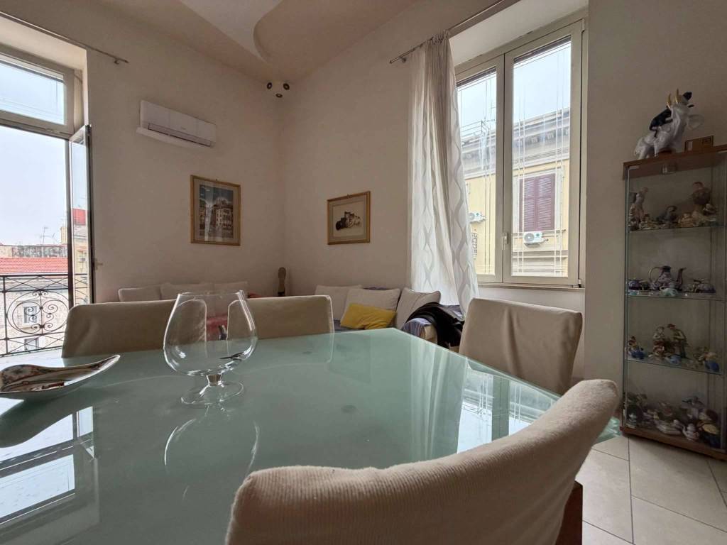 appartamento in vendita a Napoli in zona Pendino / San Giuseppe