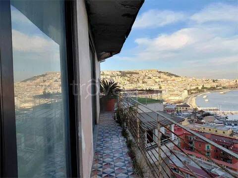 appartamento in vendita a Napoli in zona Posillipo