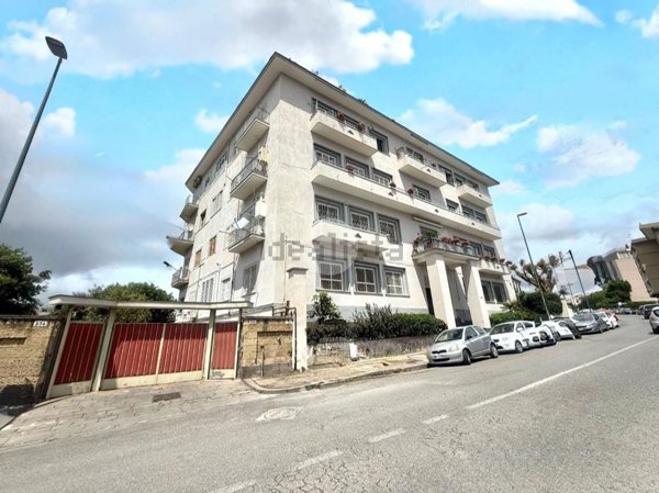 appartamento in vendita a Napoli in zona Posillipo