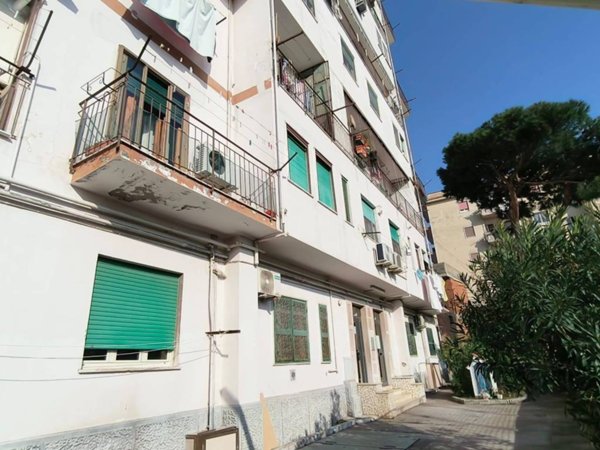 appartamento in vendita a Napoli in zona Fuorigrotta