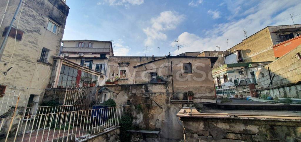appartamento in vendita a Napoli in zona Stella