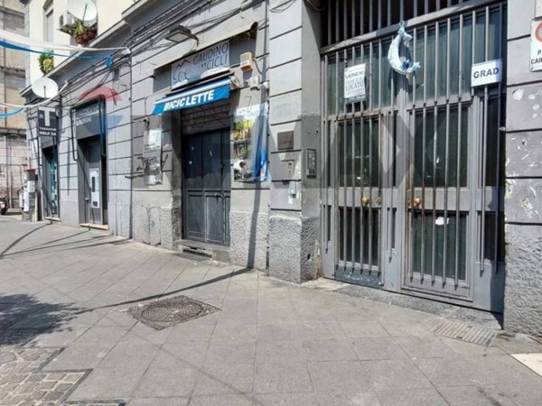 appartamento in vendita a Napoli in zona Vicaria