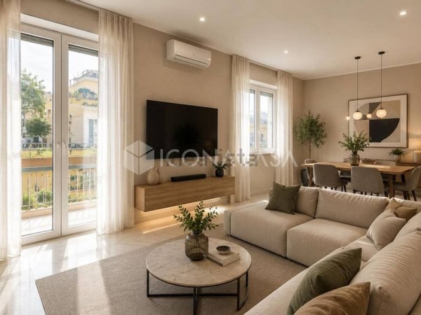 appartamento in vendita a Napoli in zona Arenella