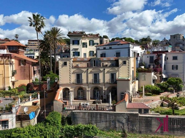 casa indipendente in vendita a Napoli in zona Posillipo
