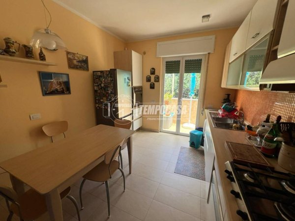 appartamento in vendita a Napoli in zona Fuorigrotta