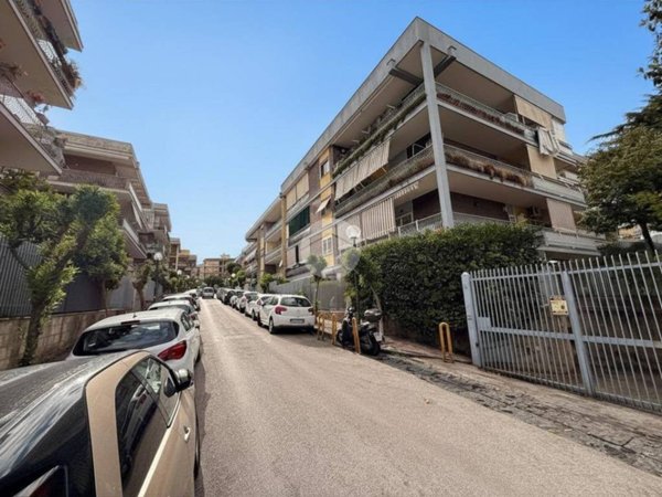 appartamento in vendita a Napoli in zona Capodimonte / Colli Aminei