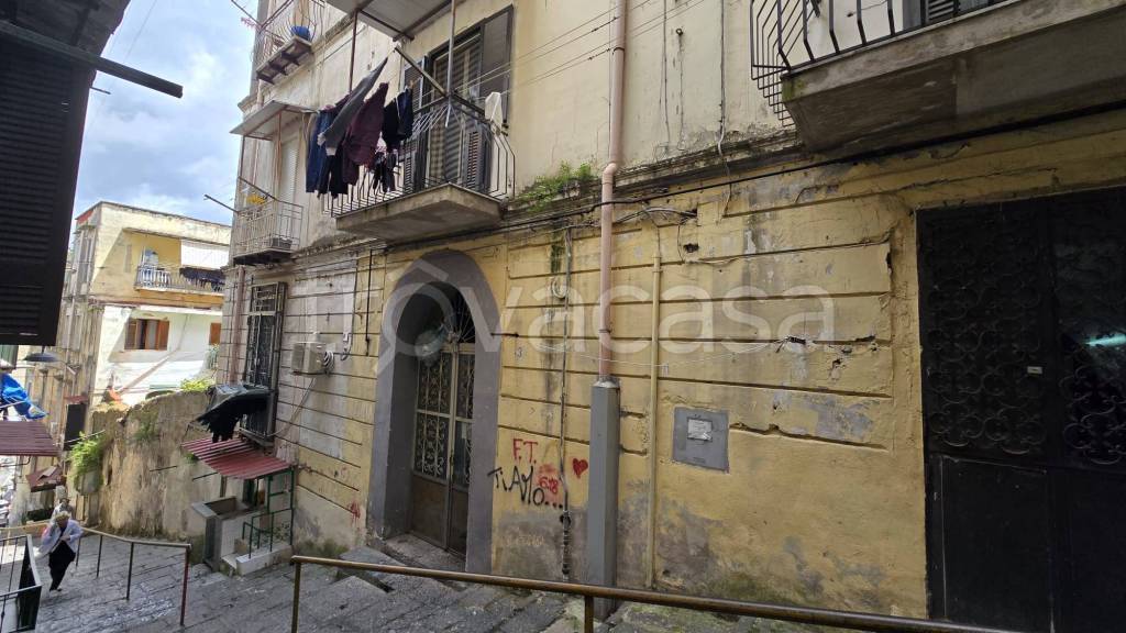 appartamento in vendita a Napoli in zona Stella