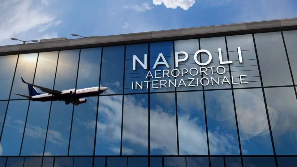 negozio in vendita a Napoli in zona Capodichino