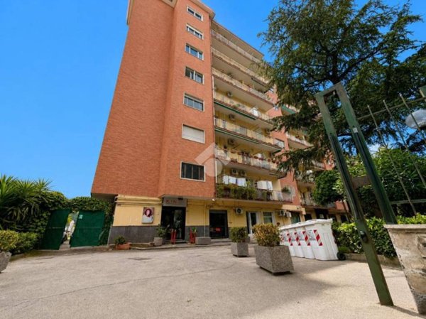 appartamento in vendita a Napoli in zona Bagnoli