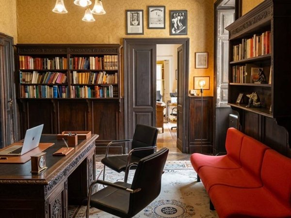appartamento in vendita a Napoli in zona Avvocata