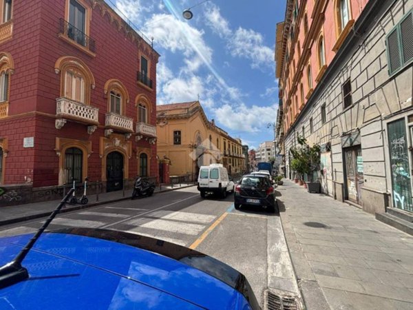 negozio in vendita a Napoli in zona Arenella