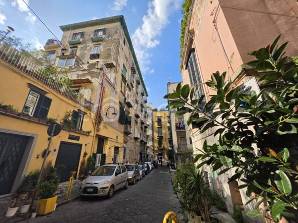 appartamento in vendita a Napoli in zona Stella