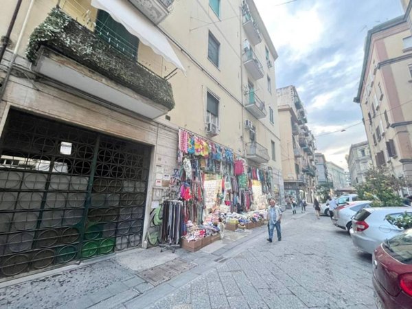 appartamento in vendita a Napoli in zona Pendino / San Giuseppe