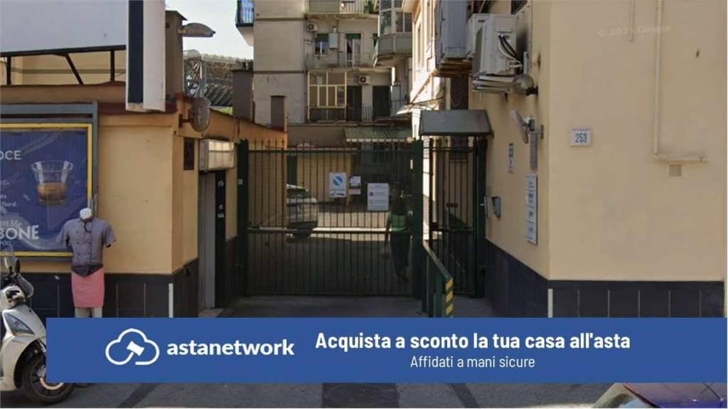 ufficio in vendita a Napoli in zona Fuorigrotta