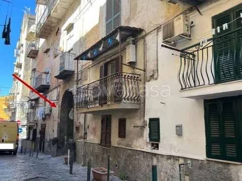 appartamento in vendita a Napoli in zona San Carlo all'Arena
