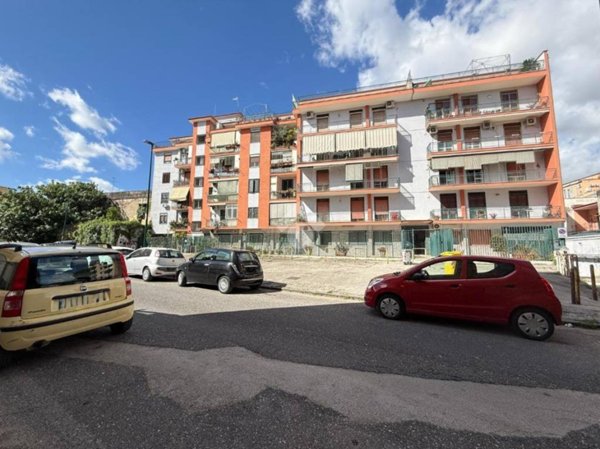 appartamento in vendita a Napoli in zona Secondigliano