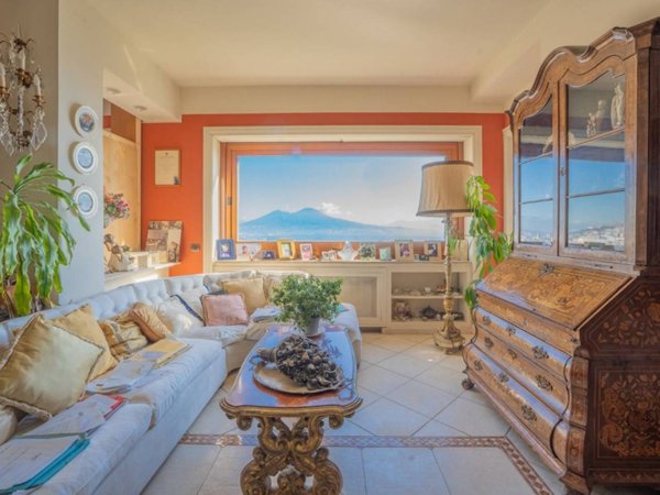 appartamento in vendita a Napoli in zona Posillipo