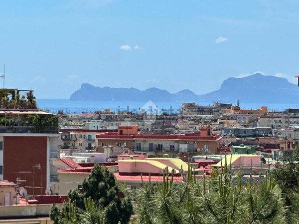 appartamento in vendita a Napoli in zona Arenella