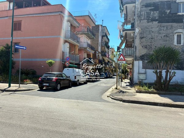 appartamento in vendita a Napoli in zona Barra
