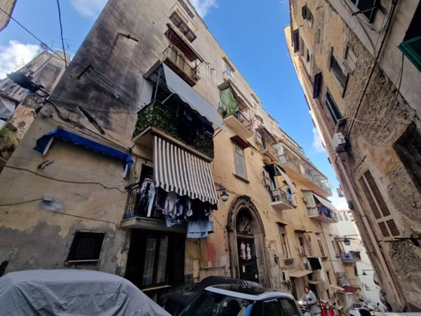 appartamento in vendita a Napoli in zona Montecalvario